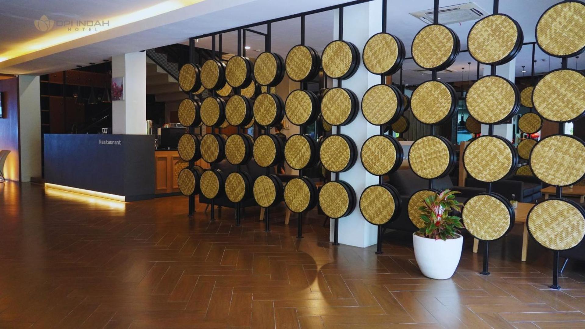 Opi Indah Hotel Palembang Eksteriør bilde