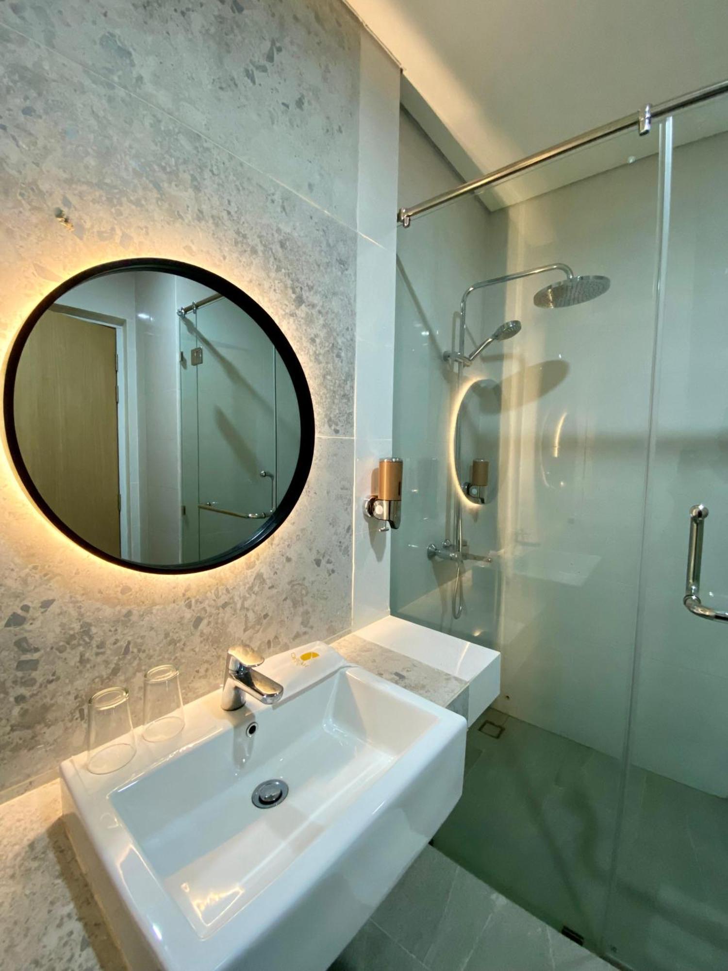 Opi Indah Hotel Palembang Eksteriør bilde