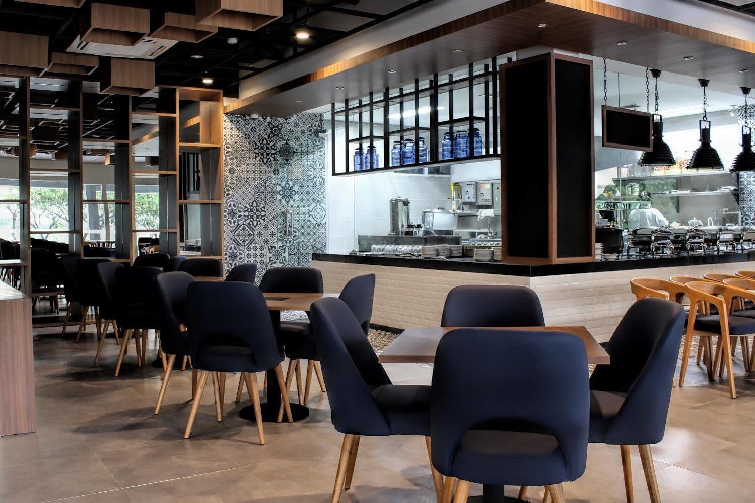 Opi Indah Hotel Palembang Eksteriør bilde