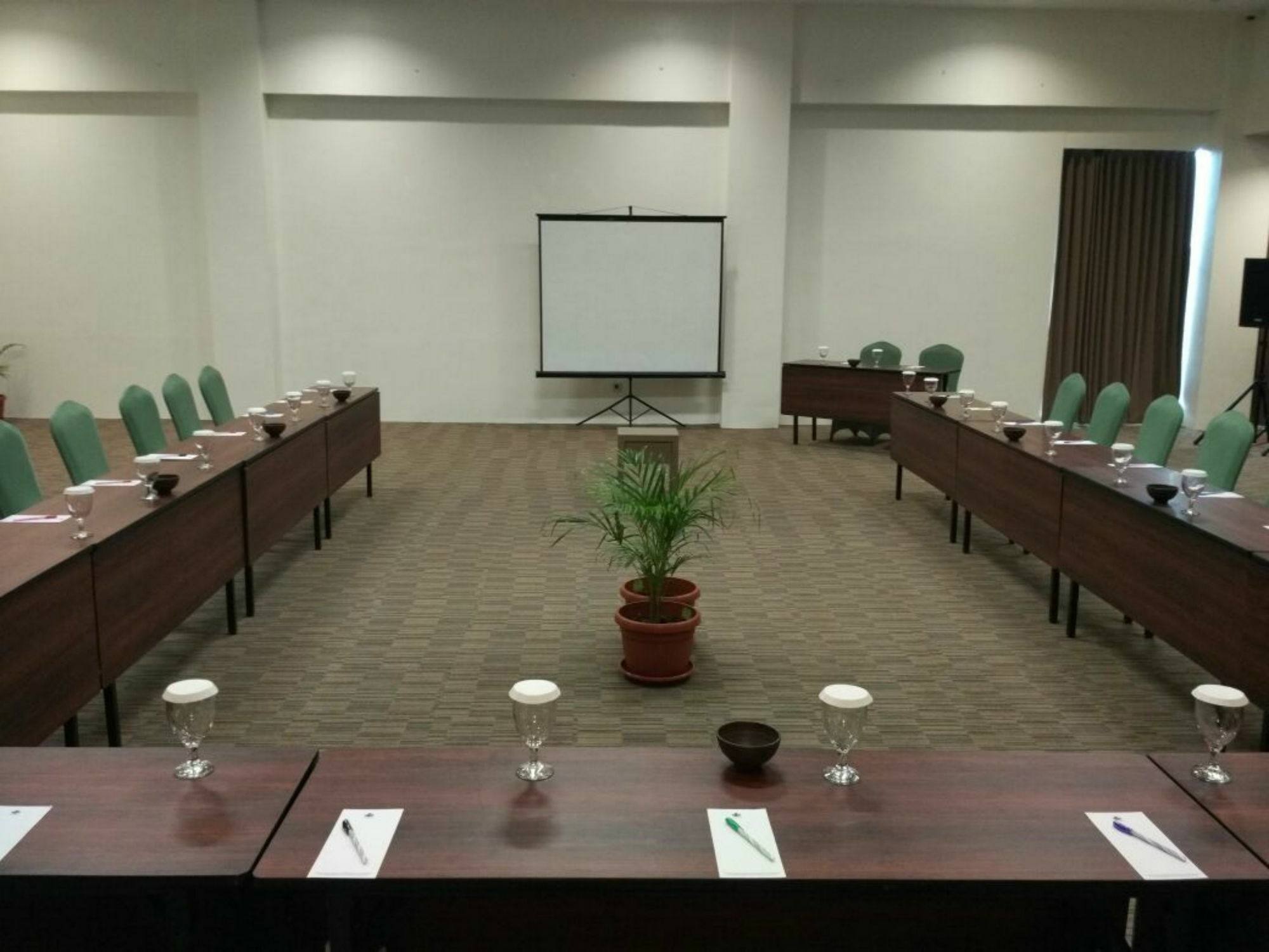 Opi Indah Hotel Palembang Eksteriør bilde